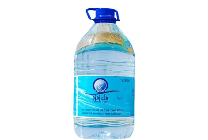 Bouteille d'eau de Zamzam en provenance de La Mecque